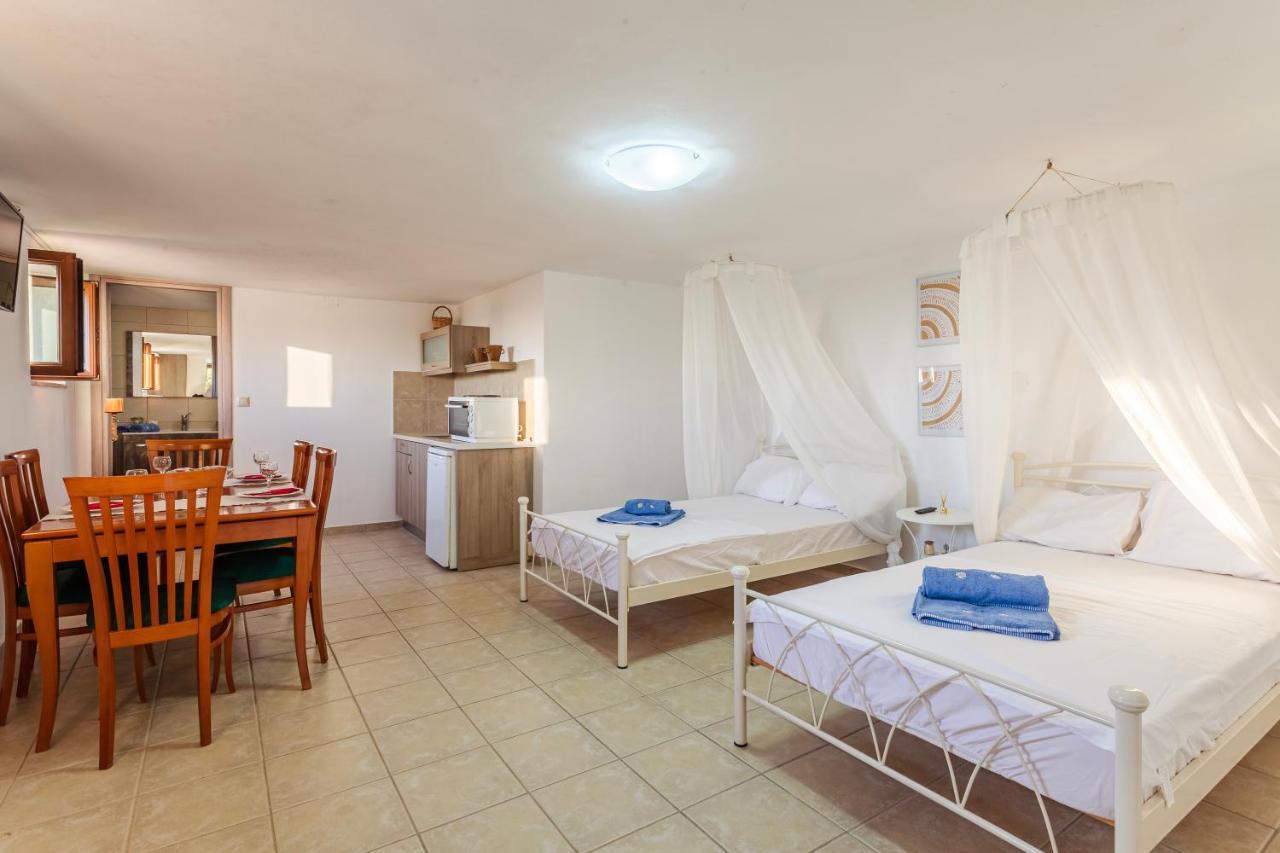 Mani Summer Escape - Spacious Home, Fully Equipped Lévktron Eksteriør billede